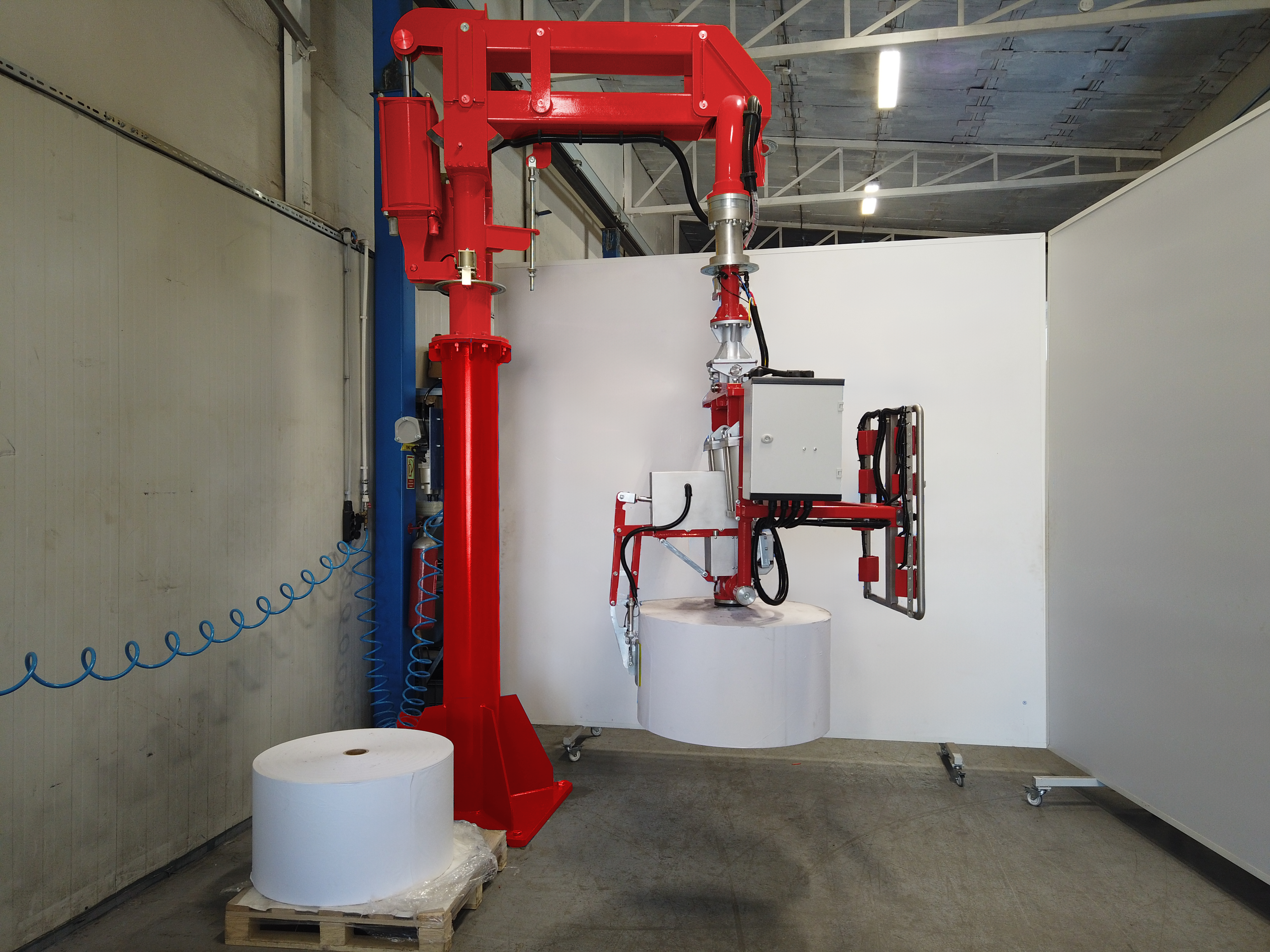 Manipulateur industriel Maniflex à bras rigide pour rouleaux de papier
